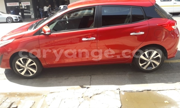 Acheter Occasion Voiture Toyota Yaris Rouge à Windhoek, Namibie Acheter Occasion Voiture Toyota Yaris Rouge à Windhoek, Namibie
