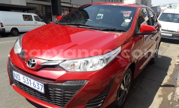 Acheter Occasion Voiture Toyota Yaris Rouge à Windhoek, Namibie Acheter Occasion Voiture Toyota Yaris Rouge à Windhoek, Namibie