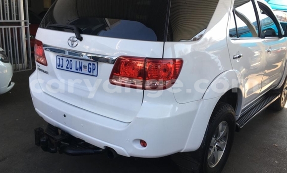 Buy Used Toyota Fortuner White Car in Windhoek in Namibia