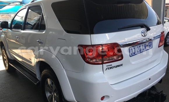 Acheter Occasion Voiture Toyota Fortuner Blanc à Windhoek, Namibie Acheter Occasion Voiture Toyota Fortuner Blanc à Windhoek, Namibie