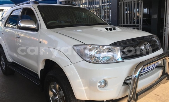Acheter Occasion Voiture Toyota Fortuner Blanc à Windhoek, Namibie Acheter Occasion Voiture Toyota Fortuner Blanc à Windhoek, Namibie