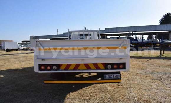 Acheter Occasion Utilitaire Man M2000 Blanc à Windhoek, Namibie Acheter Occasion Utilitaire Man M2000 Blanc à Windhoek, Namibie