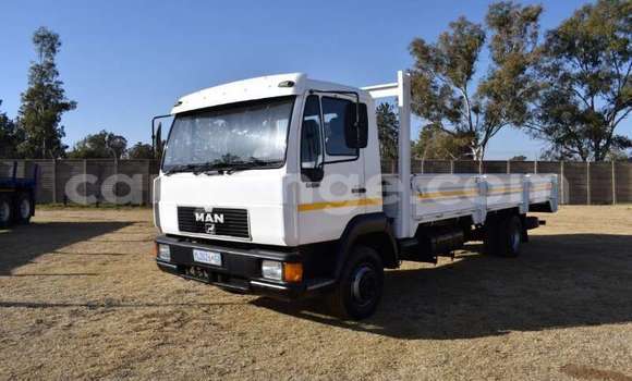 Acheter Occasion Utilitaire Man M2000 Blanc à Windhoek, Namibie Acheter Occasion Utilitaire Man M2000 Blanc à Windhoek, Namibie