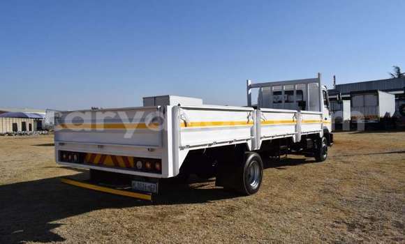 Acheter Occasion Utilitaire Man M2000 Blanc à Windhoek, Namibie Acheter Occasion Utilitaire Man M2000 Blanc à Windhoek, Namibie