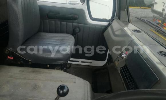 Acheter Occasion Utilitaire Mercedes‒Benz 1213 Blanc à Windhoek, Namibie Acheter Occasion Utilitaire Mercedes‒Benz 1213 Blanc à Windhoek, Namibie