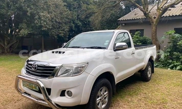 Acheter Occasion Voiture Toyota Hilux Blanc à Gobabis, Omaheke Acheter Occasion Voiture Toyota Hilux Blanc à Gobabis, Omaheke