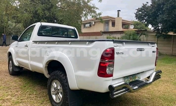 Acheter Occasion Voiture Toyota Hilux Blanc à Gobabis, Omaheke Acheter Occasion Voiture Toyota Hilux Blanc à Gobabis, Omaheke