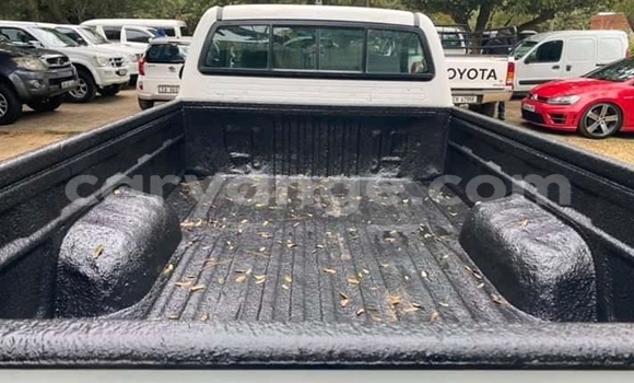Acheter Occasion Voiture Toyota Hilux Blanc à Gobabis, Omaheke Acheter Occasion Voiture Toyota Hilux Blanc à Gobabis, Omaheke