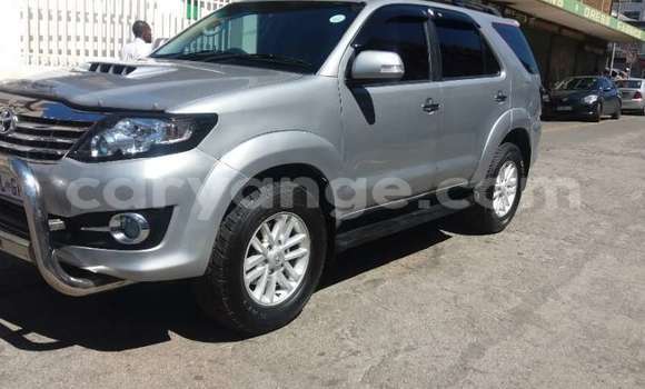 Acheter Occasion Voiture Toyota Fortuner Gris à Windhoek, Namibie Acheter Occasion Voiture Toyota Fortuner Gris à Windhoek, Namibie