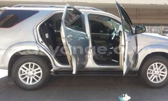 Acheter Occasion Voiture Toyota Fortuner Gris à Windhoek, Namibie Acheter Occasion Voiture Toyota Fortuner Gris à Windhoek, Namibie