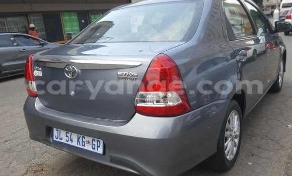 Acheter Occasion Voiture Toyota Etios Gris à Windhoek, Namibie Acheter Occasion Voiture Toyota Etios Gris à Windhoek, Namibie
