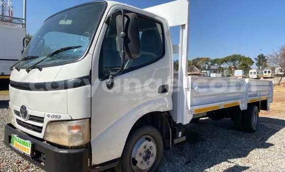 Acheter Occasion Utilitaire Toyota Dyna Blanc à Karasburg, Karas Acheter Occasion Utilitaire Toyota Dyna Blanc à Karasburg, Karas
