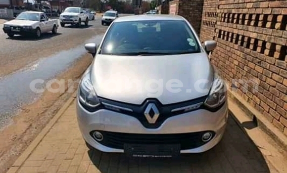 Buy Used Renault Clio Silver Car in Henties Bay in Erongo