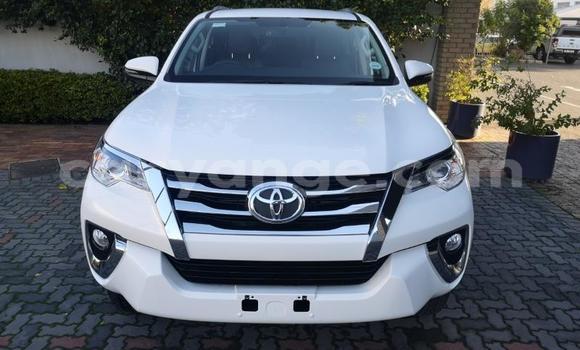 Acheter Occasion Voiture Toyota Fortuner Blanc à Gobabis, Omaheke Acheter Occasion Voiture Toyota Fortuner Blanc à Gobabis, Omaheke