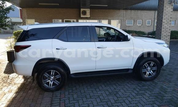 Acheter Occasion Voiture Toyota Fortuner Blanc à Gobabis, Omaheke Acheter Occasion Voiture Toyota Fortuner Blanc à Gobabis, Omaheke