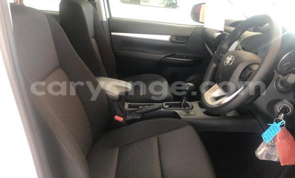 Acheter Occasion Voiture Toyota Hilux Blanc à Windhoek, Namibie Acheter Occasion Voiture Toyota Hilux Blanc à Windhoek, Namibie