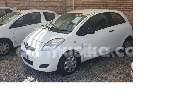 Acheter Occasion Voiture Toyota Yaris Blanc à Rundu, Namibie Acheter Occasion Voiture Toyota Yaris Blanc à Rundu, Namibie