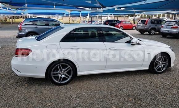 Acheter Occasion Voiture Mercedes Viano Blanc à Windhoek, Namibie Acheter Occasion Voiture Mercedes Viano Blanc à Windhoek, Namibie