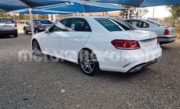 Acheter Occasion Voiture Mercedes Viano Blanc à Windhoek, Namibie Acheter Occasion Voiture Mercedes Viano Blanc à Windhoek, Namibie