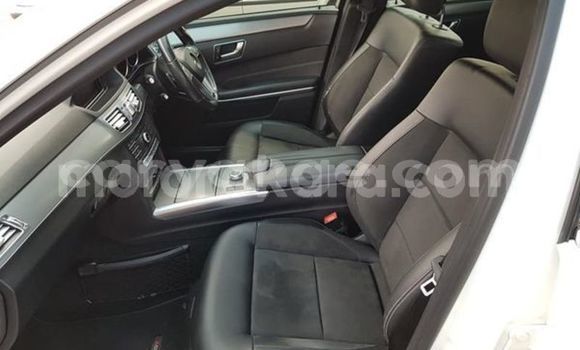 Acheter Occasion Voiture Mercedes Viano Blanc à Windhoek, Namibie Acheter Occasion Voiture Mercedes Viano Blanc à Windhoek, Namibie