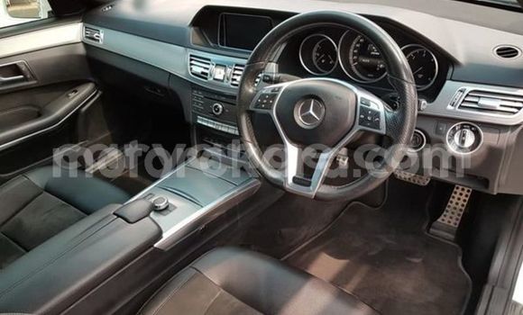 Acheter Occasion Voiture Mercedes Viano Blanc à Windhoek, Namibie Acheter Occasion Voiture Mercedes Viano Blanc à Windhoek, Namibie