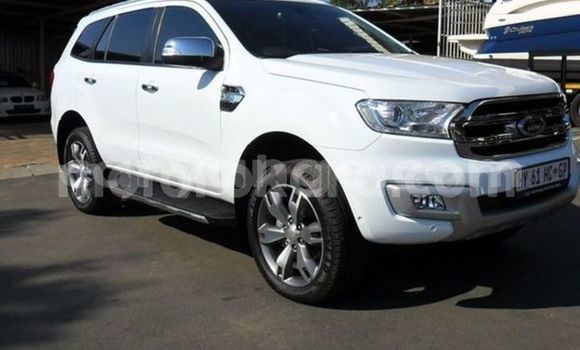 Acheter Occasion Voiture Ford Everest Blanc à Mariental, Namibie Acheter Occasion Voiture Ford Everest Blanc à Mariental, Namibie