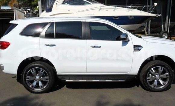 Acheter Occasion Voiture Ford Everest Blanc à Mariental, Namibie Acheter Occasion Voiture Ford Everest Blanc à Mariental, Namibie