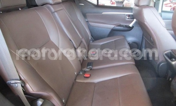 Acheter Occasion Voiture Toyota Fortuner Blanc à Windhoek, Namibie Acheter Occasion Voiture Toyota Fortuner Blanc à Windhoek, Namibie