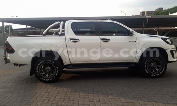 Buy Used Toyota Hilux White Car in Walvis Bay in Namibia Buy Used Toyota Hilux White Car in Walvis Bay in Namibia