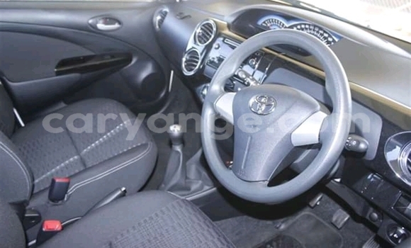 Acheter Occasion Voiture Toyota Etios Blanc à Arandis, Kunene Acheter Occasion Voiture Toyota Etios Blanc à Arandis, Kunene