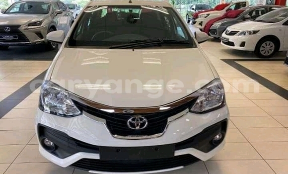 Acheter Occasion Voiture Toyota Etios Blanc à Arandis, Kunene Acheter Occasion Voiture Toyota Etios Blanc à Arandis, Kunene