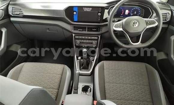 Buy Used Volkswagen T-Roc Silver Car in Swakopmund in Namibia Buy Used Volkswagen T-Roc Silver Car in Swakopmund in Namibia