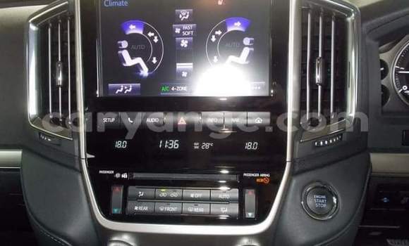 Buy Used Toyota Land Cruiser Silver Car in Grootfontein in Namibia Buy Used Toyota Land Cruiser Silver Car in Grootfontein in Namibia