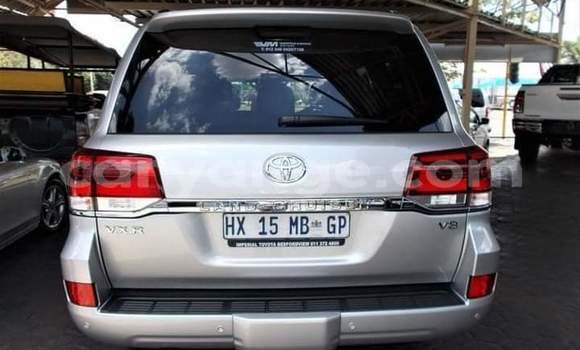Buy Used Toyota Land Cruiser Silver Car in Grootfontein in Namibia Buy Used Toyota Land Cruiser Silver Car in Grootfontein in Namibia