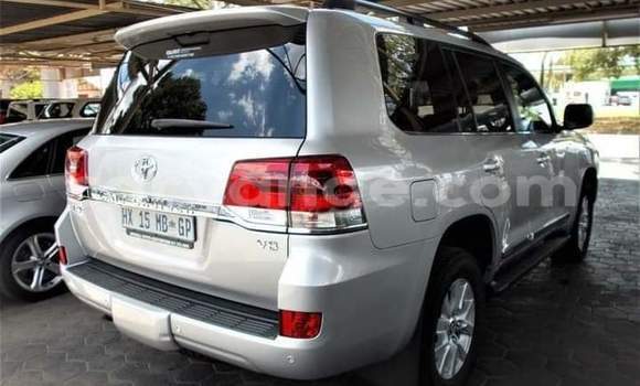 Buy Used Toyota Land Cruiser Silver Car in Grootfontein in Namibia Buy Used Toyota Land Cruiser Silver Car in Grootfontein in Namibia