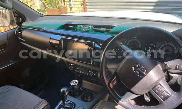 Buy Used Toyota Hilux White Car in Bethanien in Karas Buy Used Toyota Hilux White Car in Bethanien in Karas
