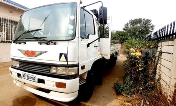 Acheter Occasion Utilitaire Hino Ranger Blanc à Arandis, Kunene Acheter Occasion Utilitaire Hino Ranger Blanc à Arandis, Kunene