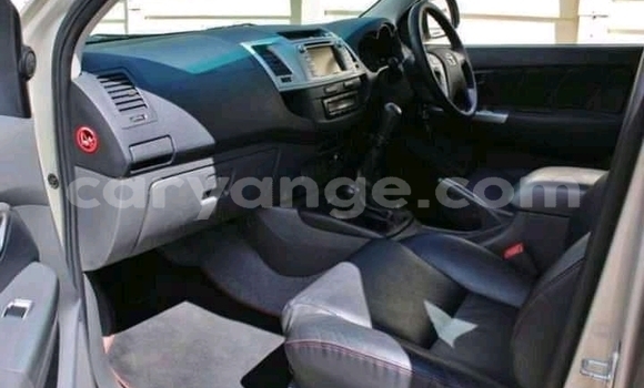 Acheter Occasion Voiture Toyota Hilux Gris à Windhoek, Namibie Acheter Occasion Voiture Toyota Hilux Gris à Windhoek, Namibie