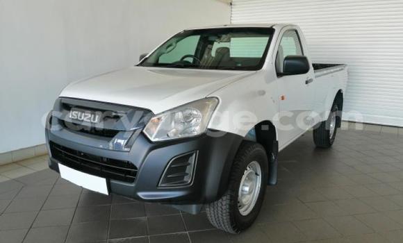 Buy Used Isuzu D–MAX White Car in Gobabis in Omaheke
