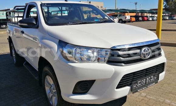 Buy Used Toyota Hilux White Car in Gobabis in Omaheke Buy Used Toyota Hilux White Car in Gobabis in Omaheke