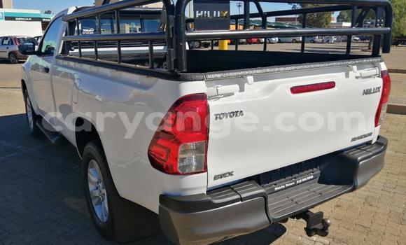 Acheter Occasion Voiture Toyota Hilux Blanc à Gobabis, Omaheke Acheter Occasion Voiture Toyota Hilux Blanc à Gobabis, Omaheke