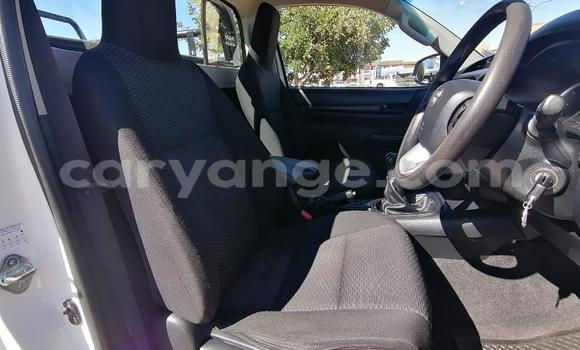 Acheter Occasion Voiture Toyota Hilux Blanc à Gobabis, Omaheke Acheter Occasion Voiture Toyota Hilux Blanc à Gobabis, Omaheke