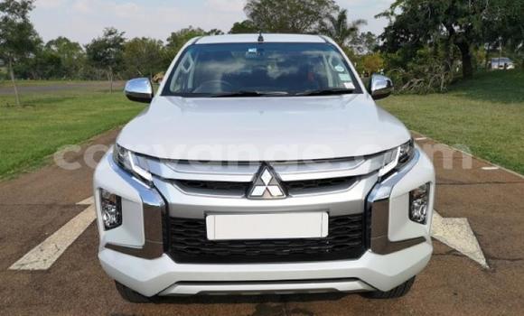 Acheter Occasion Voiture Mitsubishi Frontera Gris à Gobabis, Omaheke Acheter Occasion Voiture Mitsubishi Frontera Gris à Gobabis, Omaheke
