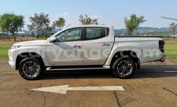 Acheter Occasion Voiture Mitsubishi Frontera Gris à Gobabis, Omaheke Acheter Occasion Voiture Mitsubishi Frontera Gris à Gobabis, Omaheke