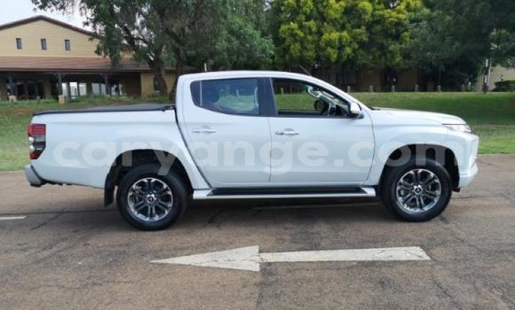 Acheter Occasion Voiture Mitsubishi Frontera Gris à Gobabis, Omaheke Acheter Occasion Voiture Mitsubishi Frontera Gris à Gobabis, Omaheke
