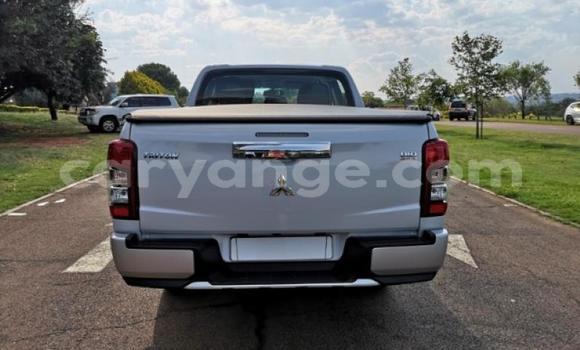 Acheter Occasion Voiture Mitsubishi Frontera Gris à Gobabis, Omaheke Acheter Occasion Voiture Mitsubishi Frontera Gris à Gobabis, Omaheke