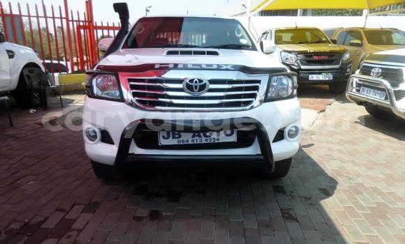 Buy Used Toyota Hilux White Car in Henties Bay in Erongo Buy Used Toyota Hilux White Car in Henties Bay in Erongo