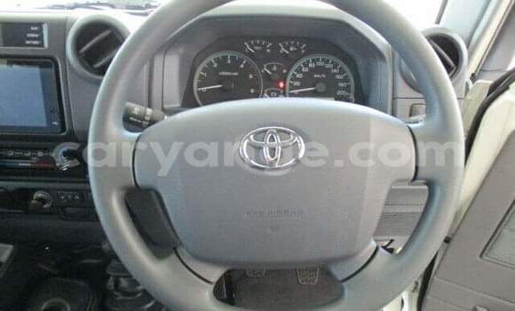 Buy Used Toyota Land Cruiser White Car in Gobabis in Omaheke Buy Used Toyota Land Cruiser White Car in Gobabis in Omaheke