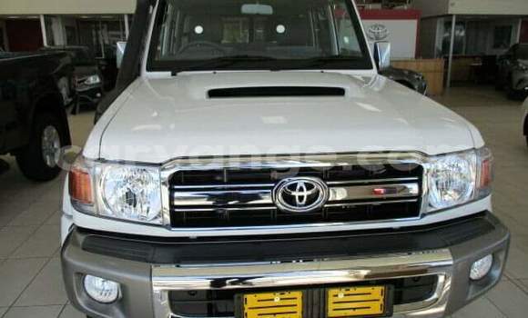 Buy Used Toyota Land Cruiser White Car in Gobabis in Omaheke Buy Used Toyota Land Cruiser White Car in Gobabis in Omaheke