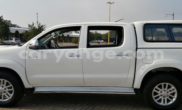 Buy Used Toyota Hilux White Car in Grootfontein in Namibia Buy Used Toyota Hilux White Car in Grootfontein in Namibia